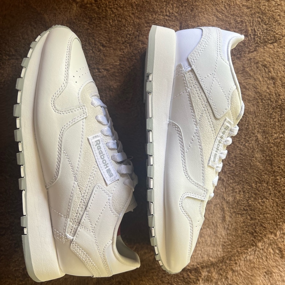 COPY - Reebok Trainers - Picture 3 of 3